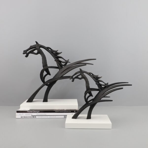 Deco Beaver Horse - Image 2